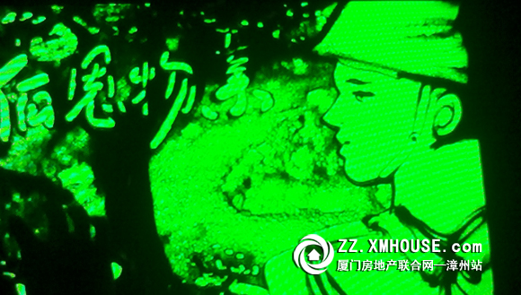 榕御:大宅之道,质领全城 415大客户答谢宴暨产品推介会盛启 XMHOUSE消息 4月15日,泰禾三盛地产精耕漳州5年品质巨作榕御大客户答谢宴暨产品推介会在漳州宾馆隆重开幕。下午3点半,在优雅的弦乐四重奏表演中,签到处已经聚满了前来答谢宴的来宾。在精彩的激光鼓表演过后,项目产品推介会正式拉开序幕。福建三钢房地产开发有限公司漳州分公司常务副总张荣华先生的精彩致辞,向来宾展示了榕御项目倾力营造的公园居住生活方式和顶级建筑的极致品质。 榕御大客户答谢宴暨项目推介会15日在漳州宾馆举行。 场