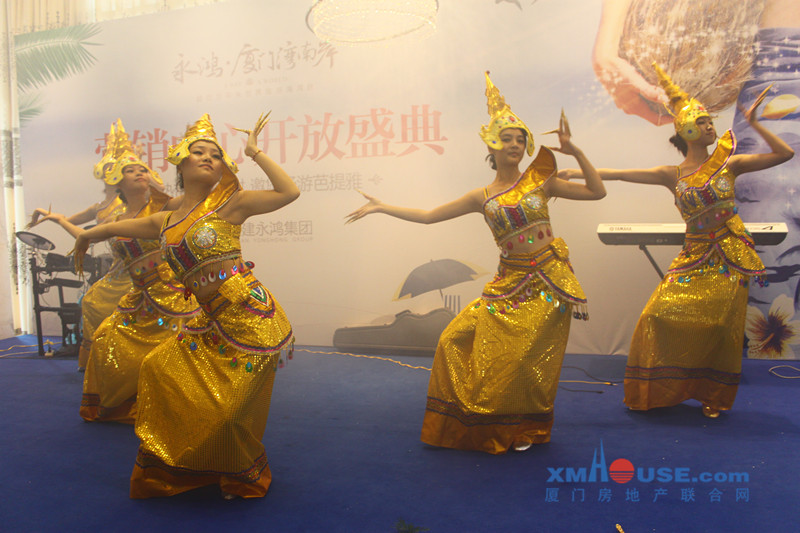 永鸿厦门湾南岸:营销中心开放 几百人捧场 - 厦